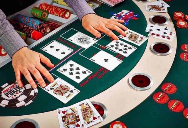 Tìm hiểu về các loại bluff trong game poker