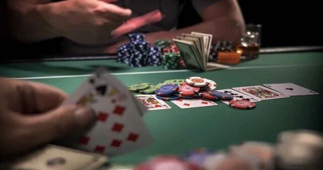 Tinh hoa của trò chơi poker này chính là yếu tố thao túng tâm lý đỉnh cao và tư duy